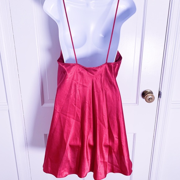 VALENTINO Intimo Red Nightgown & Robe - Picture 7 of 15